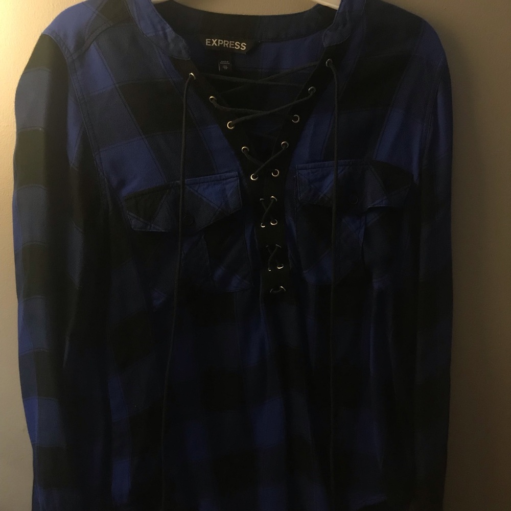 Long sleeve criss cross shirt